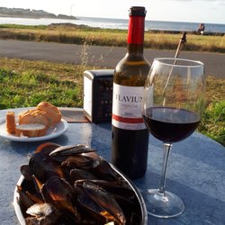 Chiringuito Saborea Galicia - Mussels and wine