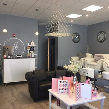 H&E Paint Bar - Salon - Nail Salons Near Me - Portland, Maine