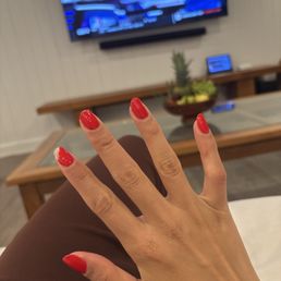 I've been to so many nail spas when on the run this is by far the worst one. This is day 3. No vengan aca esta gente no sirve!!!! I've been to so many nail spas when on the run this is by far the worst one. This is day 3. No vengan aca esta gente no sirve!!!!