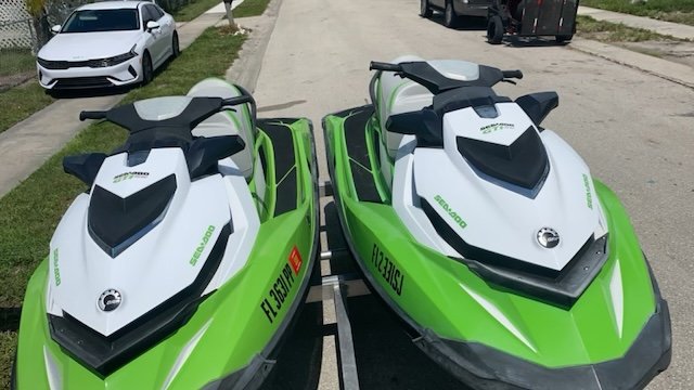 Ride Rite Jetskis Logo