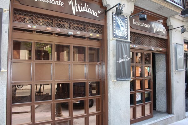 Restaurante Viridiana por Abraham García. by null