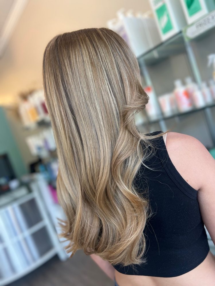 DELLARIA SALONS NEEDHAM Updated September 2024 38 Photos & 38