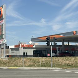 76 Gas Station - New Dunkin' Donuts at the 76