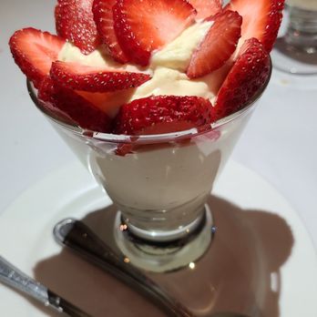 Barosa - Strawberries and zabaglione - Italian Near Me - Rego Park, New York