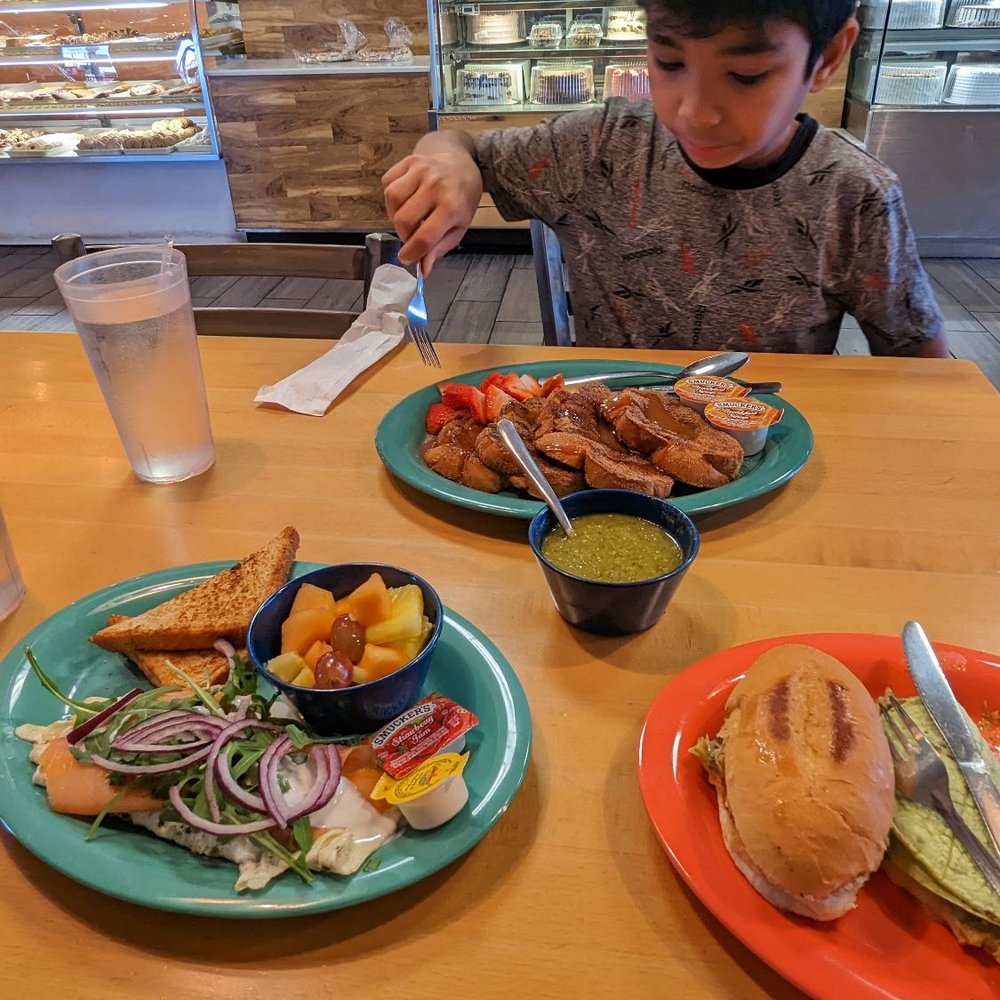 Bolillos Cafe - Bakeries Near Me - Laredo, Texas Bolillos Cafe - Bakeries Near Me - Laredo, Texas