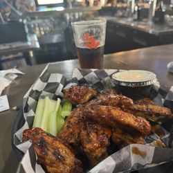 Hamburg Taproom - Single Wing