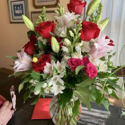 The Yellow Rose Florist - A Mothers Love arrangement