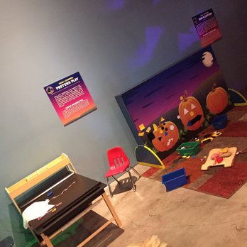 Discovery Cube Orange County - Pretend Play Space - Children's Museums Near Me - Santa Ana, California