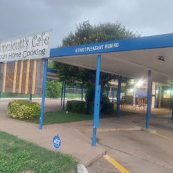 Hunnicutt's Cafe - Outside of the new location