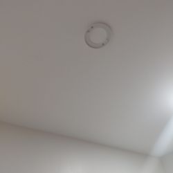 Lindenhurst Motel - No smoke detector or carbon dioxide detector