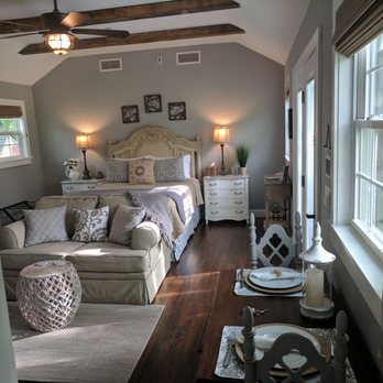 Airwell Bed and Breakfast - Bed & Breakfast Near Me - Purcellville, Virginia Airwell Bed and Breakfast - Bed & Breakfast Near Me - Purcellville, Virginia