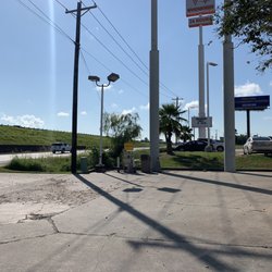 Shell - AIR-WATER, accepts credit cards
