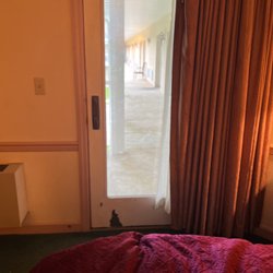 Rodeway Inn & Suites Myerstown - Lebanon - Shared balcony on the second floor of the building in the queen suite hotel room.
