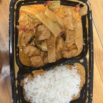 Saranrom Thai - Red curry with tofu - Thai Near Me - Elmhurst, New York Saranrom Thai - Red curry with tofu - Thai Near Me - Elmhurst, New York