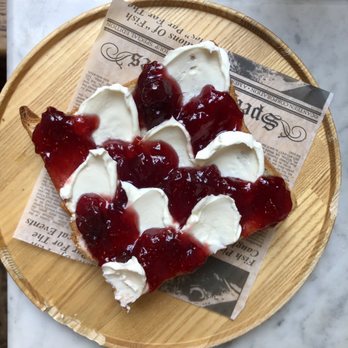 Davelle - Berry and Cream Cheese Toast - Japanese Near Me - New York, New York
