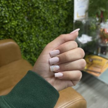 La Fleur Nail Spa - Nail Salons Near Me - Sacramento, California