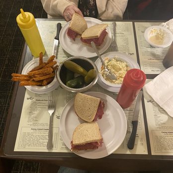 PASTRAMI N FRIENDS - Updated April 2025 - 138 Photos & 226 Reviews ...