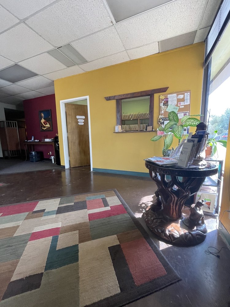 NEIGHBORHOOD ACUPUNCTURE PROJECT Updated September 2024 16 Photos