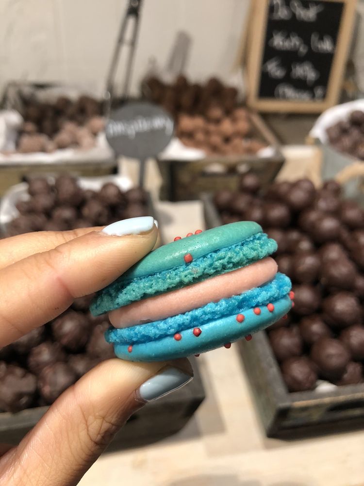 THE CHOCOLATE KISS Updated May 2024 14 Photos Wijngaardstraat 20, Brugge, WestVlaanderen