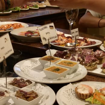 Goiz Argi - A glimpse of the pinxtos bars crawl lifestyle... - Tapas Bars Near Me - Donostia / San Sebastián, SS Goiz Argi - A glimpse of the pinxtos bars crawl lifestyle... - Tapas Bars Near Me - Donostia / San Sebastián, SS