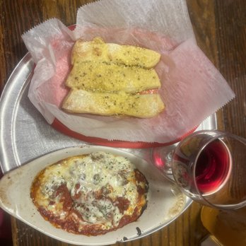 Dagwood's Pizza - Love this place! The lasagna and cheese garlic bread is our favorite! So delicious - Pizza Near Me - Norcross, Georgia Dagwood's Pizza - Love this place! The lasagna and cheese garlic bread is our favorite! So delicious - Pizza Near Me - Norcross, Georgia