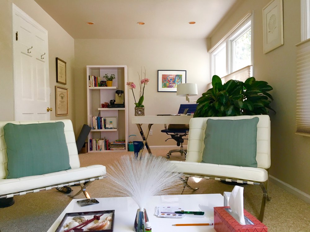 Laura Riper, LCSW - grief counselor in Westport, CT