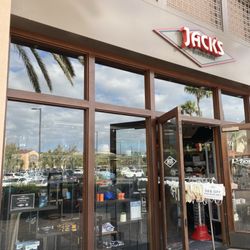 Jacks Surfboards - Entrance