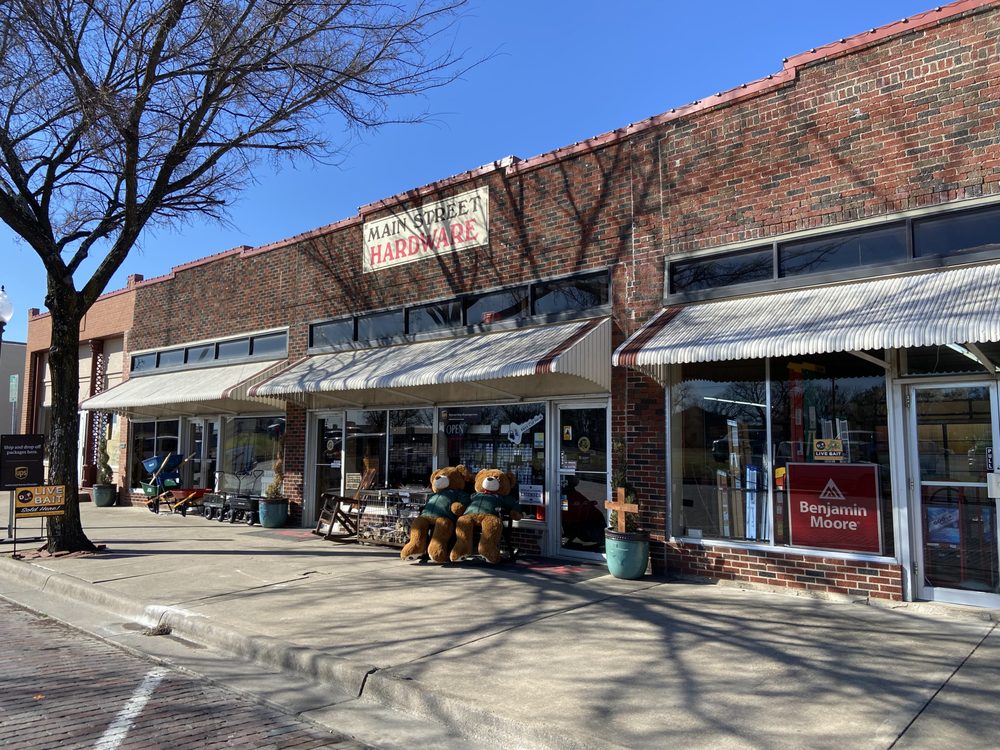 ACE ENNIS MAIN STREET HARDWARE Updated October 2024 201 SW Main St, Ennis, Texas Hardware