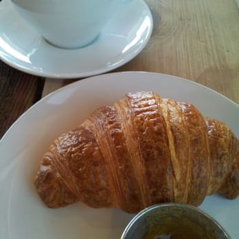 Blacksmith - Vanilla latte and croissant - Coffee & Tea Near Me - Houston, Texas