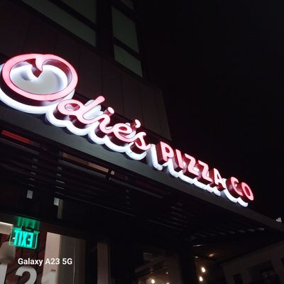 Odie's Pizza Co by null