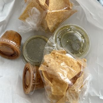 La Piñata Taqueria - The chips....i mean... - Food Trucks Near Me - Vallejo, California La Piñata Taqueria - The chips....i mean... - Food Trucks Near Me - Vallejo, California