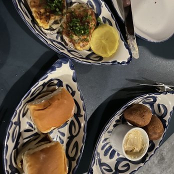 The Kingstide - Fish sliders, hush puppies and oyster Rockefeller - Seafood Near Me - Island, South Carolina The Kingstide - Fish sliders, hush puppies and oyster Rockefeller - Seafood Near Me - Island, South Carolina