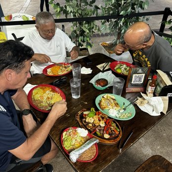 Acapulco - Happy Customers - Mexican Near Me - Waipahu, Hawaii