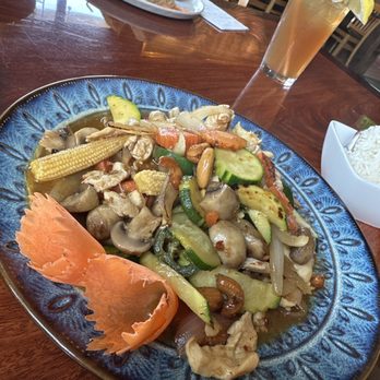 Lemongrass - Cashew chicken - Thai Near Me - Moss Landing, California