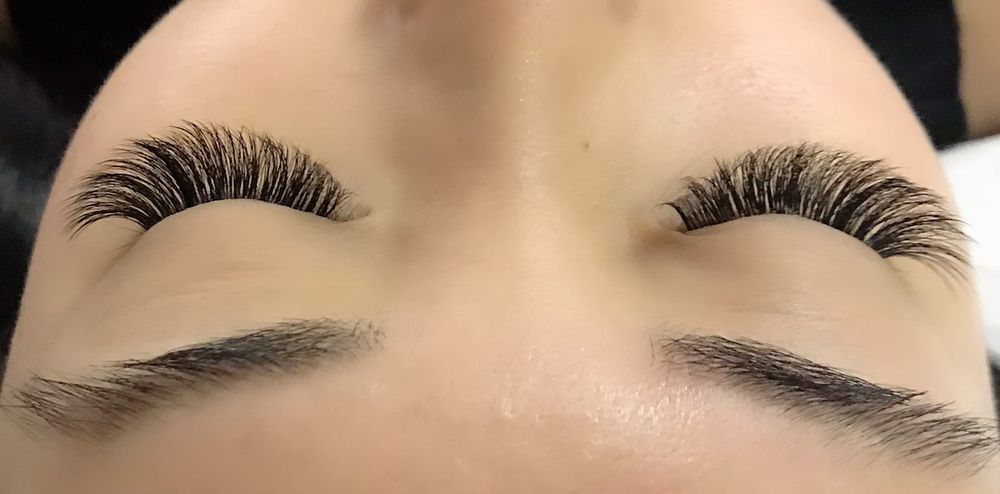 EYE&U lash Logo