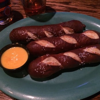 Hooley House Brooklyn - Pretzels with runny cheese sauce - Irish Near Me - Brooklyn, Ohio