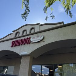 Schnoogs Cafe & Espresso - Front entrance