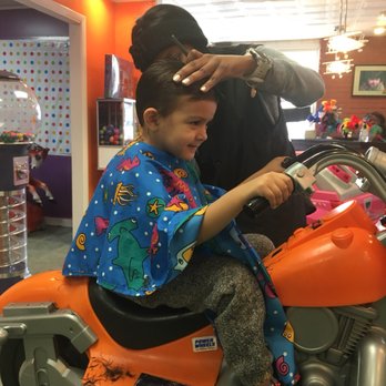 Super Scissors - Hair Salons Near Me - Wilton, Connecticut