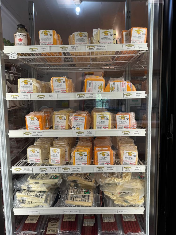 Yellowstone Cheese Logo