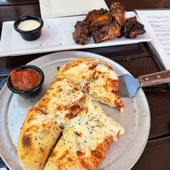 Pizza e Birra - Cheesy Garlic Bread Wings - Pizza Near Me - San Diego, California Pizza e Birra - Cheesy Garlic Bread Wings - Pizza Near Me - San Diego, California