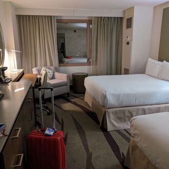 Hilton Long Beach - Bedroom - Hotels Near Me - Long Beach, California Hilton Long Beach - Bedroom - Hotels Near Me - Long Beach, California