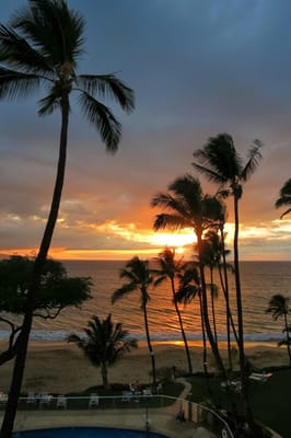 The Hale Pau Hana by null