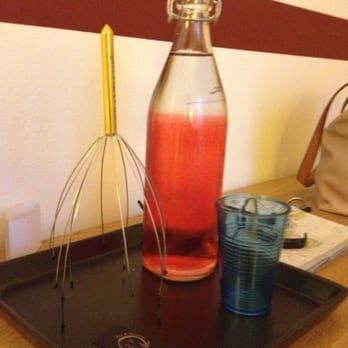 In Centro - Sono i dettagli che contano: acqua per la notte e anche qualcosa per un massaggio in testa... Che non si sa mai! - Bed & Breakfast Near Me - Florence, FI