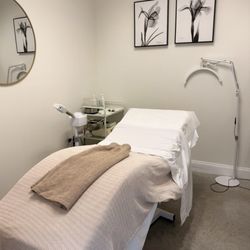 Cosmetic Laser Professionals MED SPA - Facial Room2