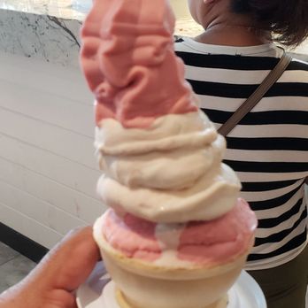 Sweet Jesus - Vegan strawberry softserve atop vegan coconut softserve (C$6). Really tasty. Sorry for the blurry picture. - Desserts Near Me - Niagara Falls, Ontario