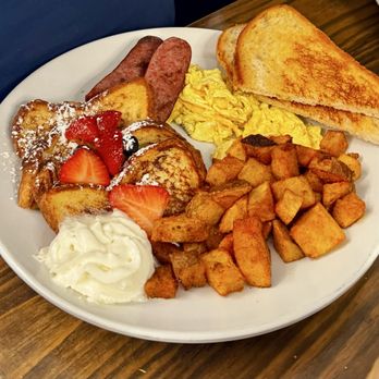 Good Times Kitchen + Bar - Farmer's Breakfast - Cocktail Bars Near Me - Houston, Texas