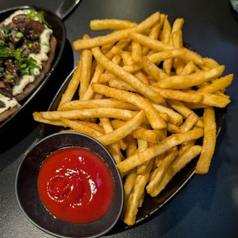 Rebellion Gastro Pub - Duck fat fries, outstanding - Gastropubs Near Me - Danbury, Connecticut Rebellion Gastro Pub - Duck fat fries, outstanding - Gastropubs Near Me - Danbury, Connecticut