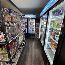 Highway Liquors & Tobacco