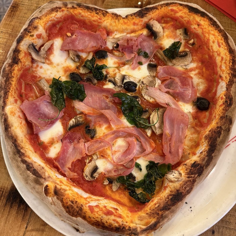 The Brooklyn Pizzeria - Bella Regina - Pizza Near Me - Paris, 75 The Brooklyn Pizzeria - Bella Regina - Pizza Near Me - Paris, 75