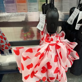 Old Navy - Valentines - Men's Clothing Near Me - Las Vegas, Nevada Old Navy - Valentines - Men's Clothing Near Me - Las Vegas, Nevada